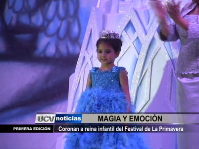 Coronan a Reina Infantil del Festival de la Primavera