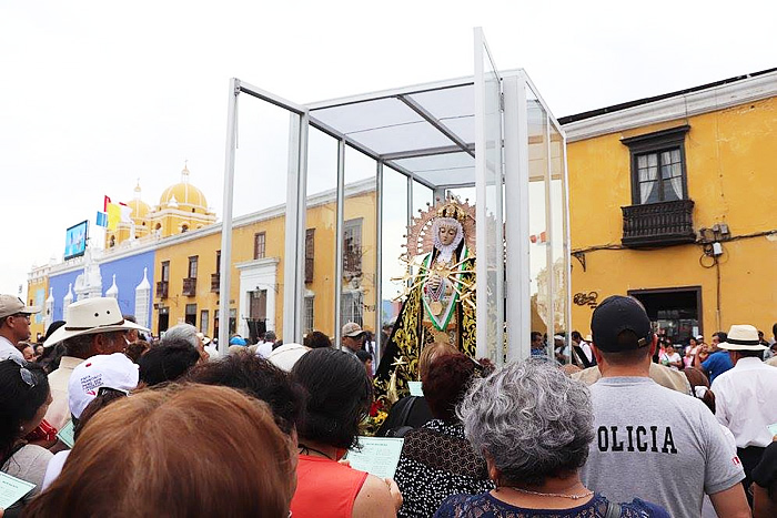 Llegan más imágenes para encuentro con el papa Francisco
