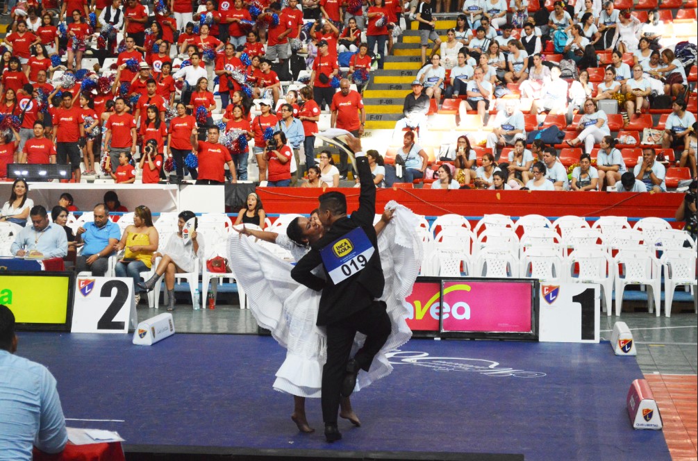 Tercer día de eliminatorias de parejas en el 58° Concurso de Marinera