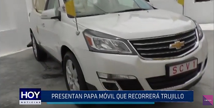 Presentan Papa móvil que recorrera Trujillo
