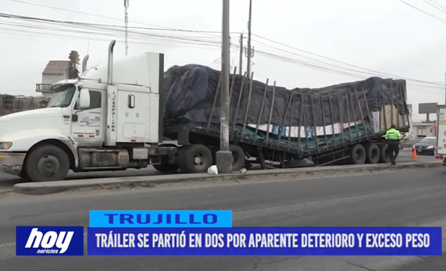 trailer-se-parte Tráiler se partió en dos por aparente deterioro y exceso peso