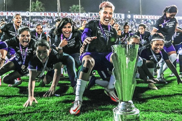 Alianza Lima, por segundo año consecutivo, levantó el título de la liga femenina Alianza Lima, por segundo año consecutivo, levantó el título de la liga femenina