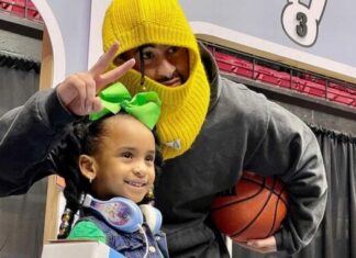 Bad Bunny repartió 25 mil regalos navideños a niños puertorriqueños