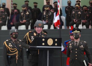 Renuncia Walter Córdova comandante general de Ejército peruano