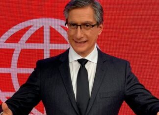 Federico Salazar presentó a sus dos hijas tras recibir emotivo premio de trayectoria