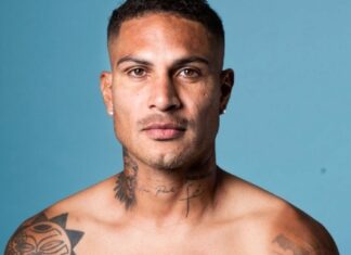 Paolo Guerrero se tatúa el nombre de Ana Paula Consorte en el cuello