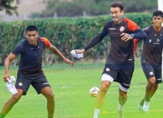 Gustavo Dulanto entrena con Universitario en Campo Mar después de su participación en la Champions League