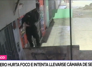 Extranjero hurta foco e intenta llevarse cámara de seguridad Extranjero hurta foco e intenta llevarse cámara de seguridad