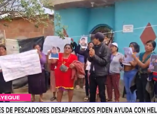 Familiares de pescadores desaparecidos piden ayuda con helicóptero