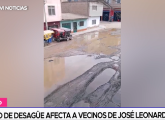 Colapso de desagüe afecta a vecinos de la calle Venezuela en J.L.O.