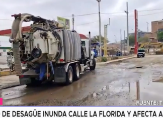 Colapso de desagüe inunda calle La Florida y afecta a vecinos