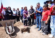 200 ALUMNOS DEL COLEGIO AMAUTA CELEBRAN EL INICIO DE LA RECONSTRUCCIÓN DE SU COLEGIO LUEGO DE 57 AÑOS